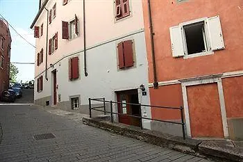 Barbacan Boutique Готель *