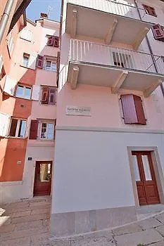 Barbacan Boutique Готель *