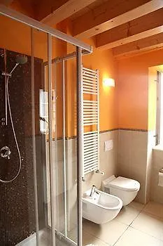 Barbacan Boutique * ترييستي